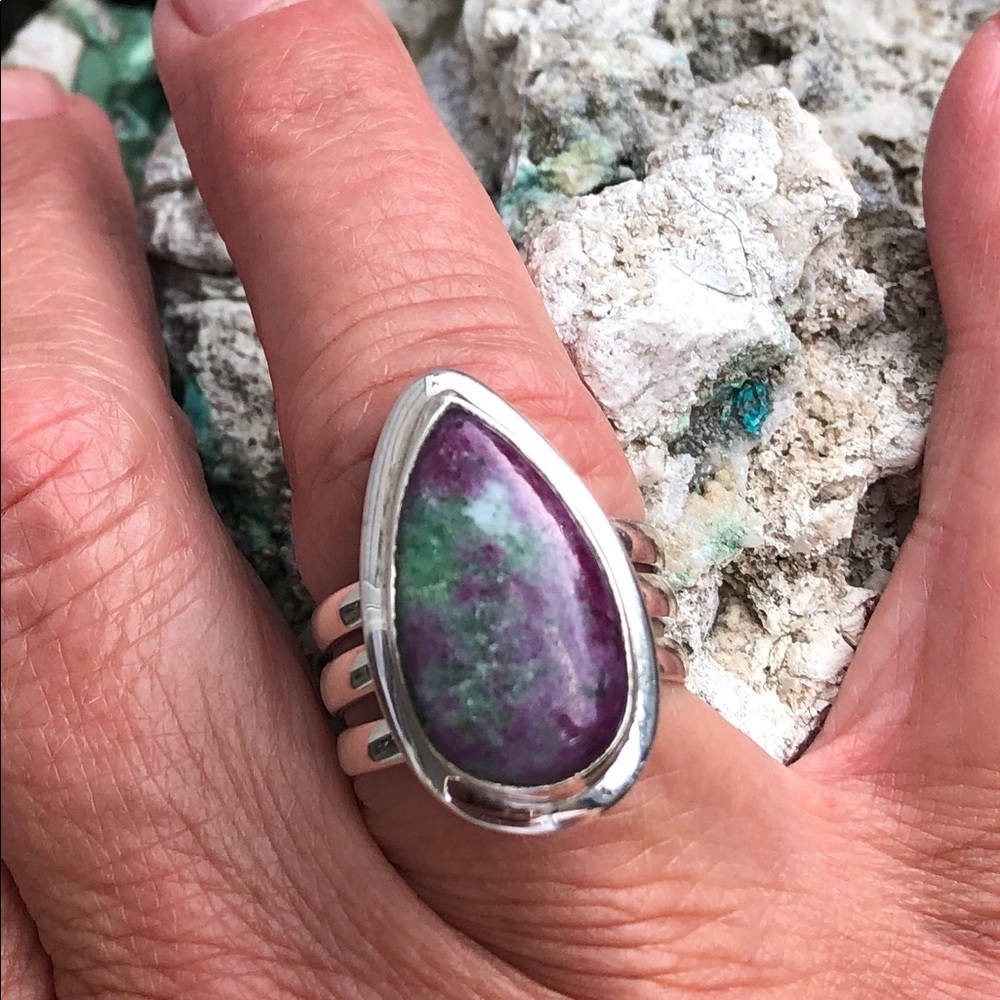 💜💚 Gorgeous Ruby Zoisite Ring 💜💚